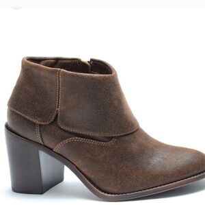 Trask ankle boots size 8.5M